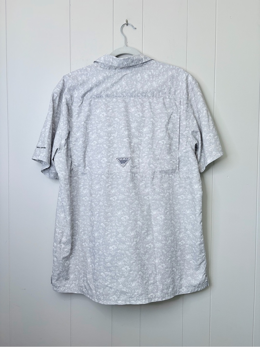 Columbia PFG Omni-Shade Gray Fish Boat Pattern Short Sleeve Button Down Shirt L - Picture 9 of 10